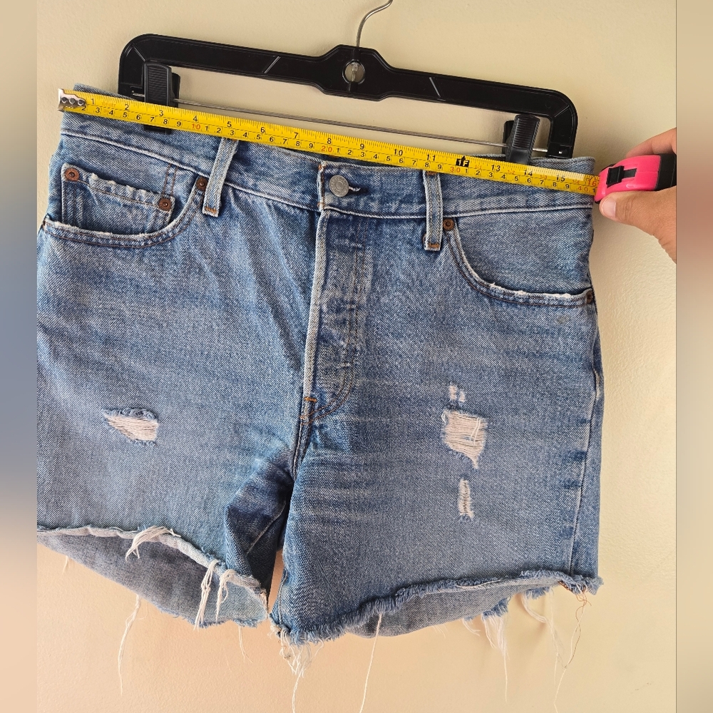 Levi's 501 Original Denim Cutoff Blue Distressed Shorts Raw Hem Buttons Size 31 - Picture 5 of 6